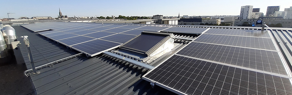 Image toit avec panneaux photovoltaïques