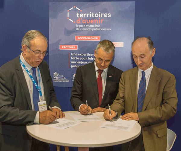 Signature de la convention de partenariat avec l'AdCF et la MNT